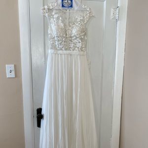 White Wedding Dress 🤍